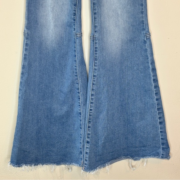 Free People We The Free Youthquake Cropped Flare Leg Stretch Jean Size 24 - Picture 4 of 12